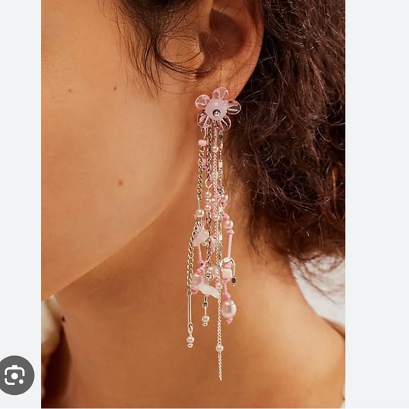 Free People Willow dangles blush pink floral flower earrings dangle drop - Picture 1 of 3